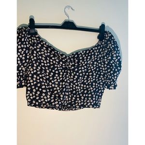 Crop top flower shirt